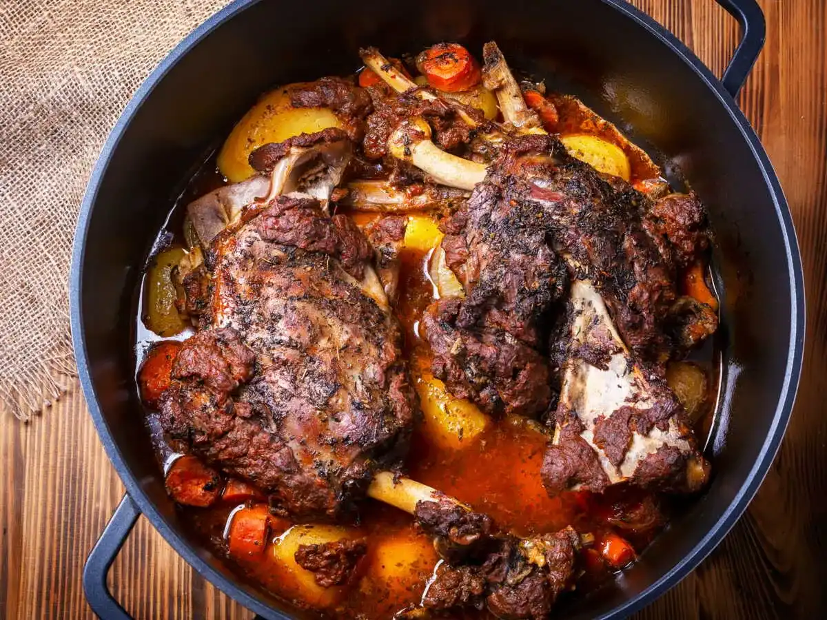 Épaule d'agneau en cocotte - Le secret d'une viande fondante
