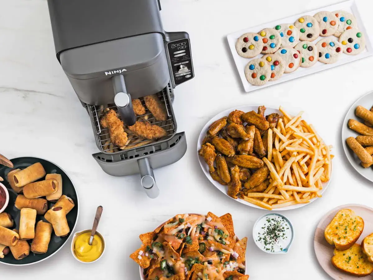 Un air fryer Ninja prépare des nuggets, des ailes de poulet, des frites, des biscuits et plus encore. Une recette air fryer Ninja pour tous les goûts !